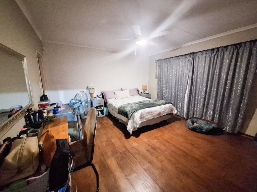 4 Bedroom Property for Sale in Kannoniers Park North West